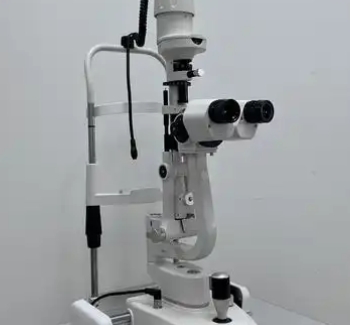 醫(yī)院利器，裂隙燈顯微鏡